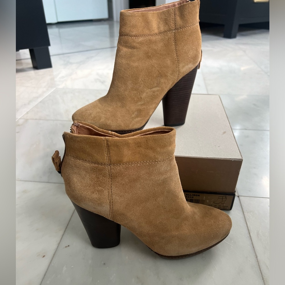 Modern Vintage suede boots size 9.5
